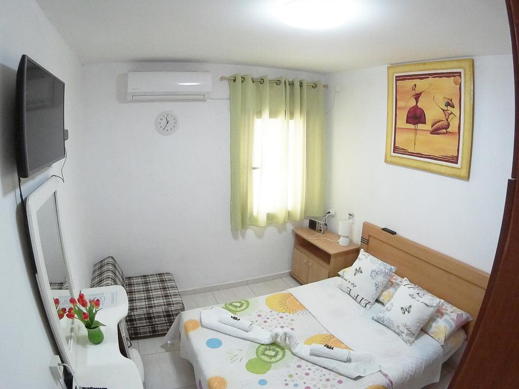 Dead Sea Yehuda Apartments Арад Екстер'єр фото